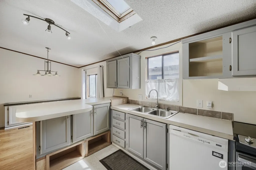 2611 S 288th Street Federal Way WA 98003