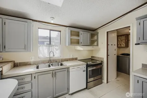 2611 S 288th Street Federal Way WA 98003
