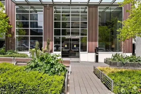 588 Bell Street Seattle WA 98121