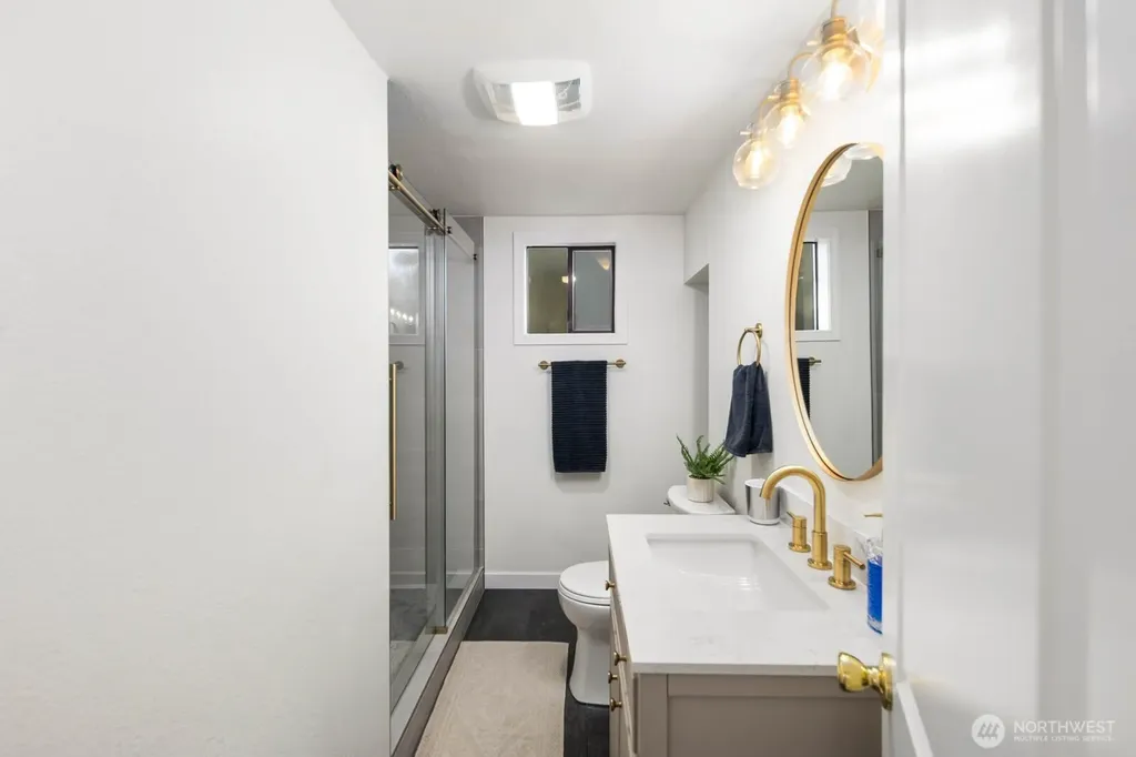7132 34th Avenue SW Seattle WA 98126