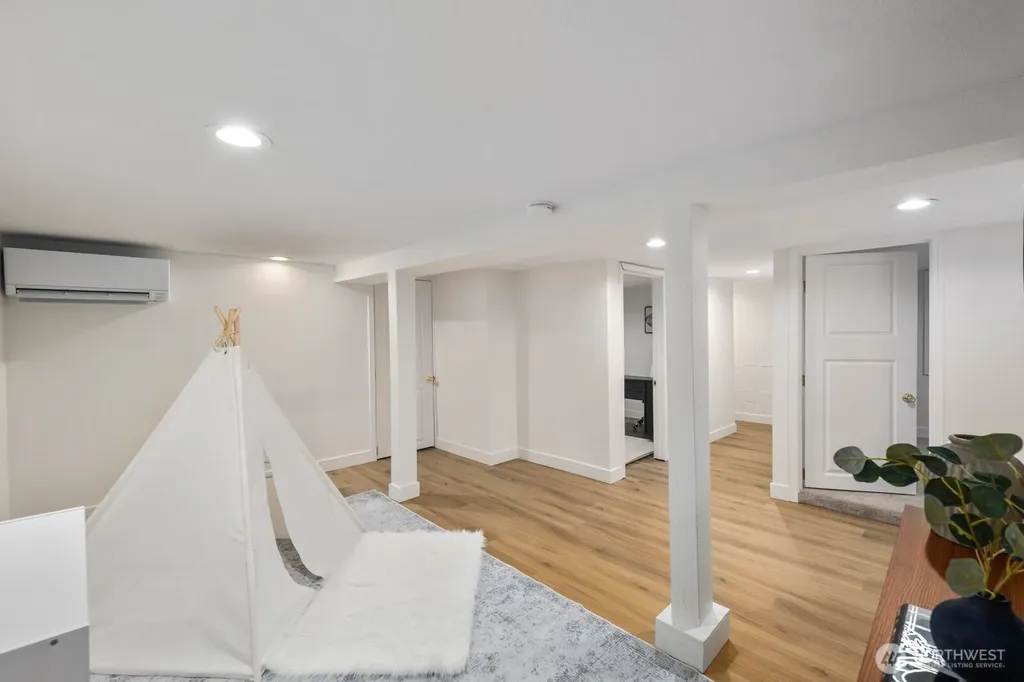 7132 34th Avenue SW Seattle WA 98126