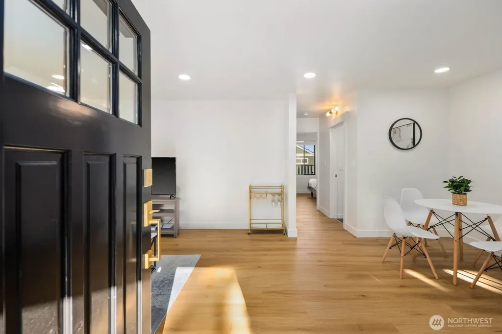 7132 34th Avenue SW Seattle WA 98126