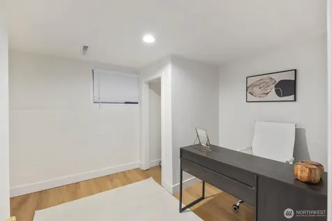 7132 34th Avenue SW Seattle WA 98126