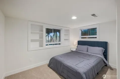7132 34th Avenue SW Seattle WA 98126