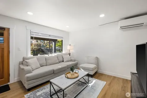 7132 34th Avenue SW Seattle WA 98126
