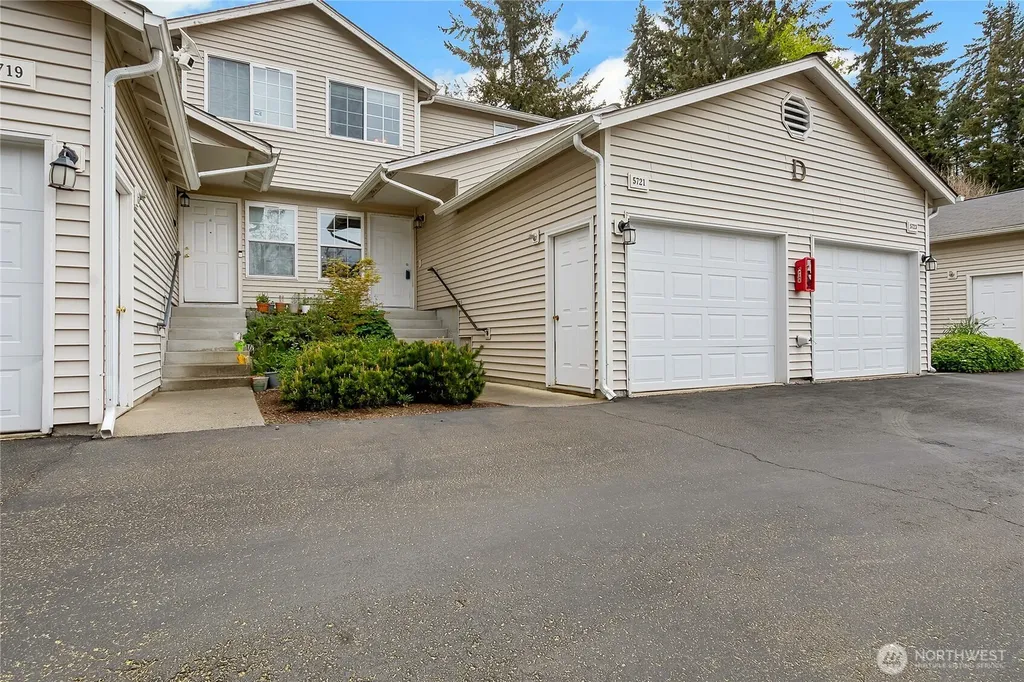 5721 99th Street Ct E Puyallup WA 98373