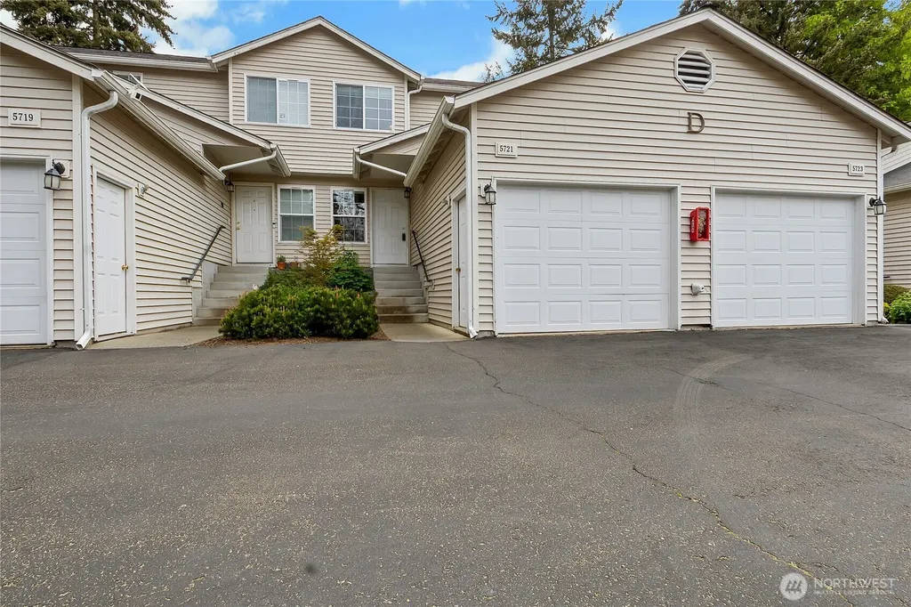 5721 99th Street Ct E Puyallup WA 98373