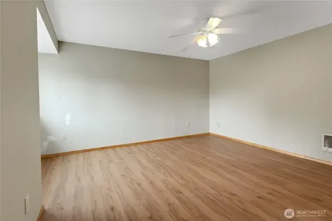 5721 99th Street Ct E Puyallup WA 98373