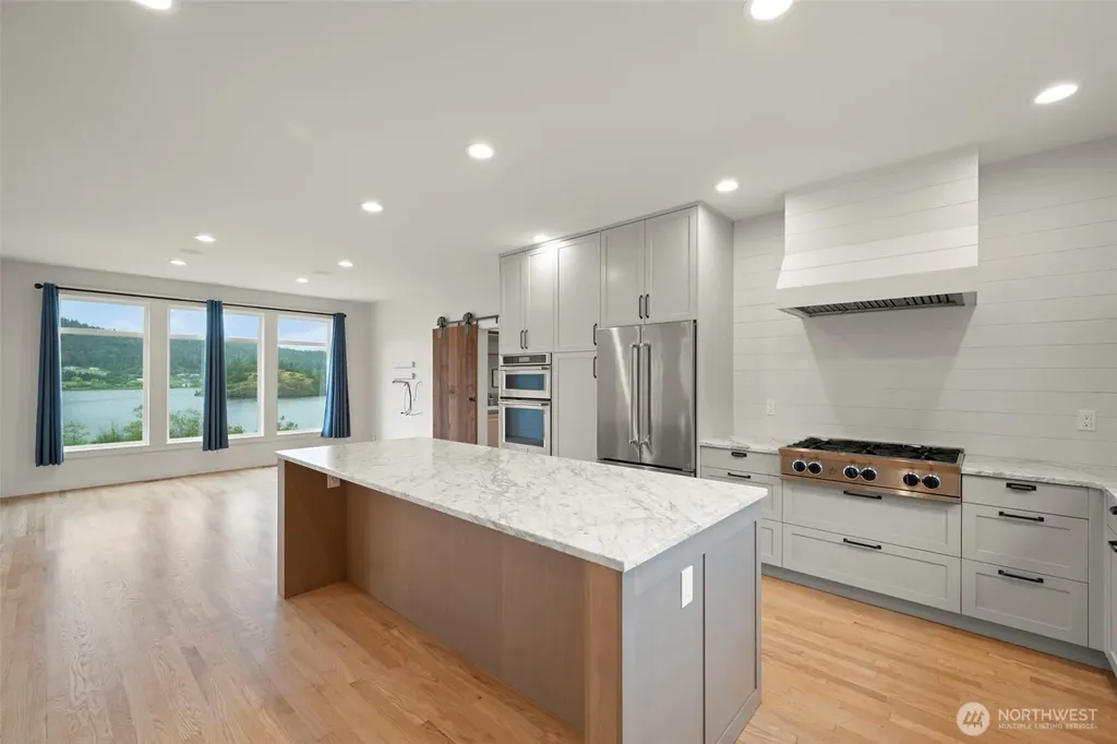 5663 S Campbell Lake Road Anacortes WA 98221