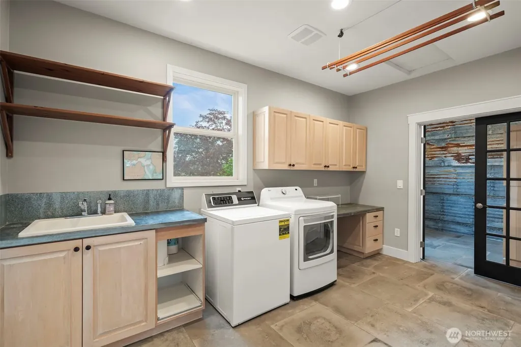 5663 S Campbell Lake Road Anacortes WA 98221