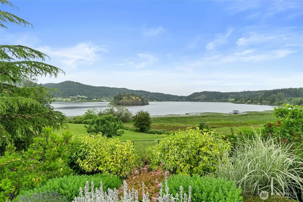 5663 S Campbell Lake Road Anacortes WA 98221