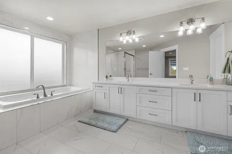 20214 104th Place SE Kent WA 98031