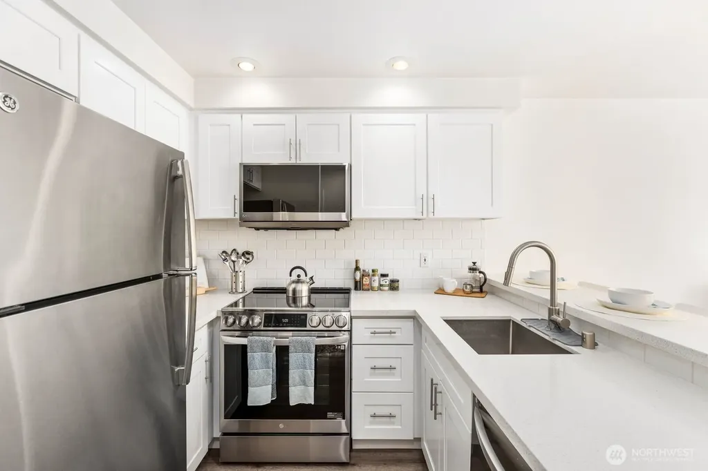 10237 SE 3rd Street Bellevue WA 98004