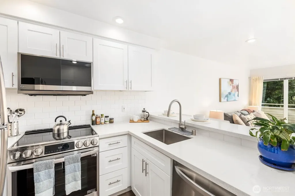 10237 SE 3rd Street Bellevue WA 98004