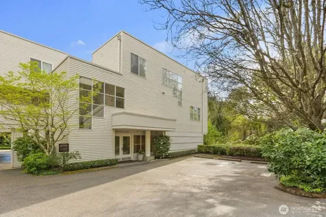 10237 SE 3rd Street Bellevue WA 98004