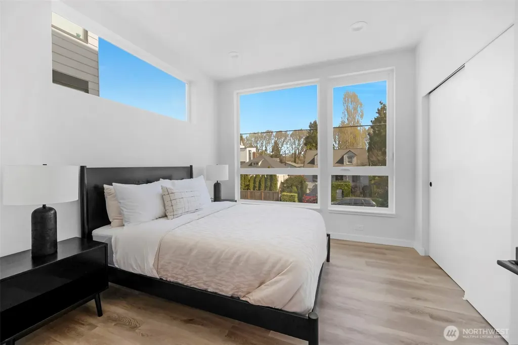 6725 Carlton Avenue Seattle WA 98108