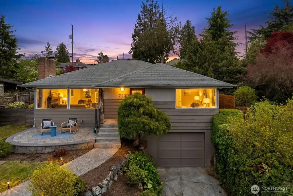 7127 S Sunnycrest Road Seattle WA 98178