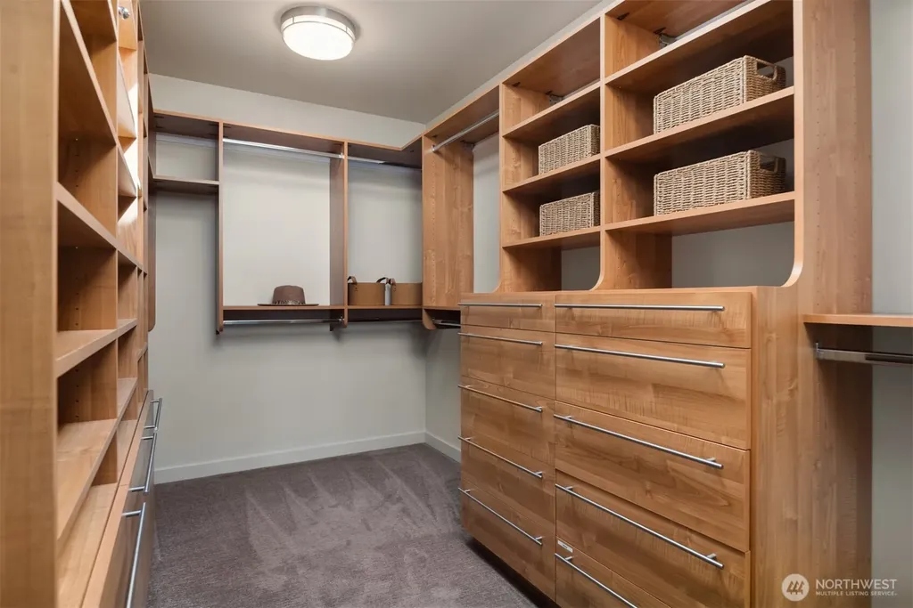 518 14th Avenue W Kirkland WA 98033