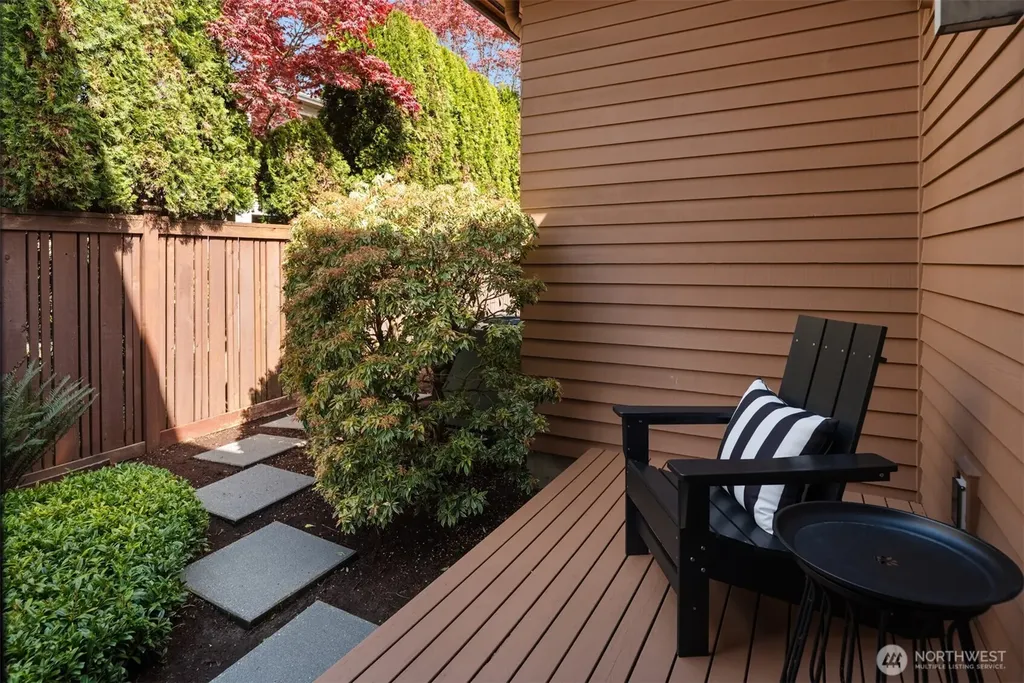 518 14th Avenue W Kirkland WA 98033