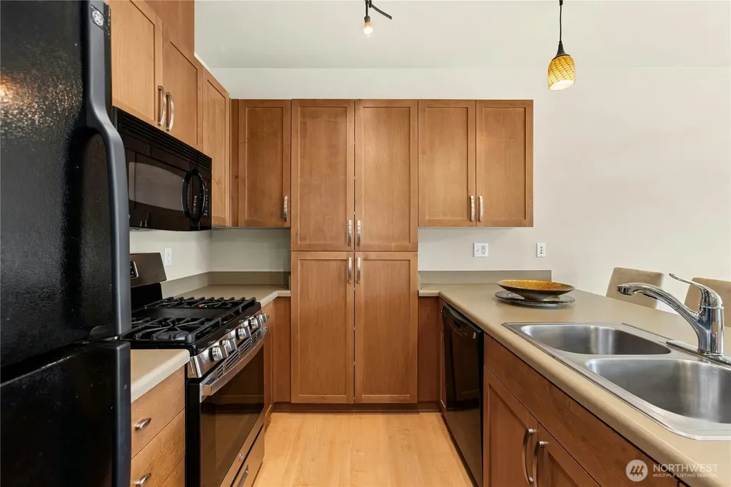 1880 25th Avenue NE Issaquah WA 98029