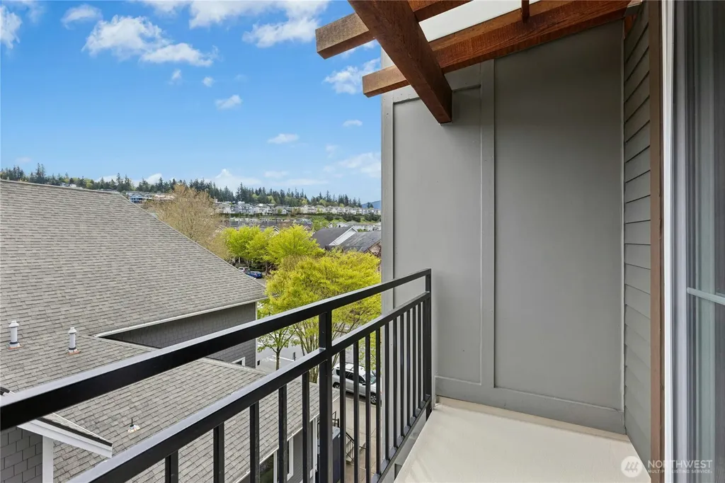 1880 25th Avenue NE Issaquah WA 98029