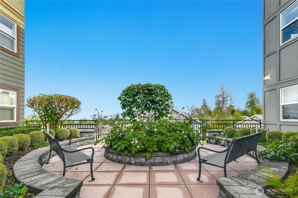 1880 25th Avenue NE Issaquah WA 98029