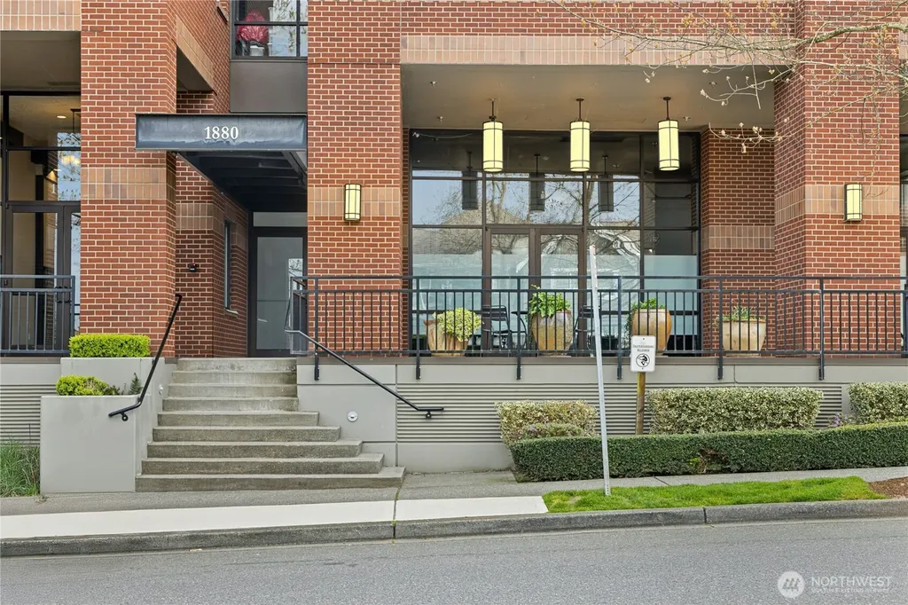 1880 25th Avenue NE Issaquah WA 98029
