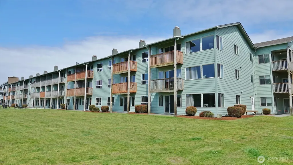643 Ocean Shores Boulevard NW Ocean Shores WA 98569