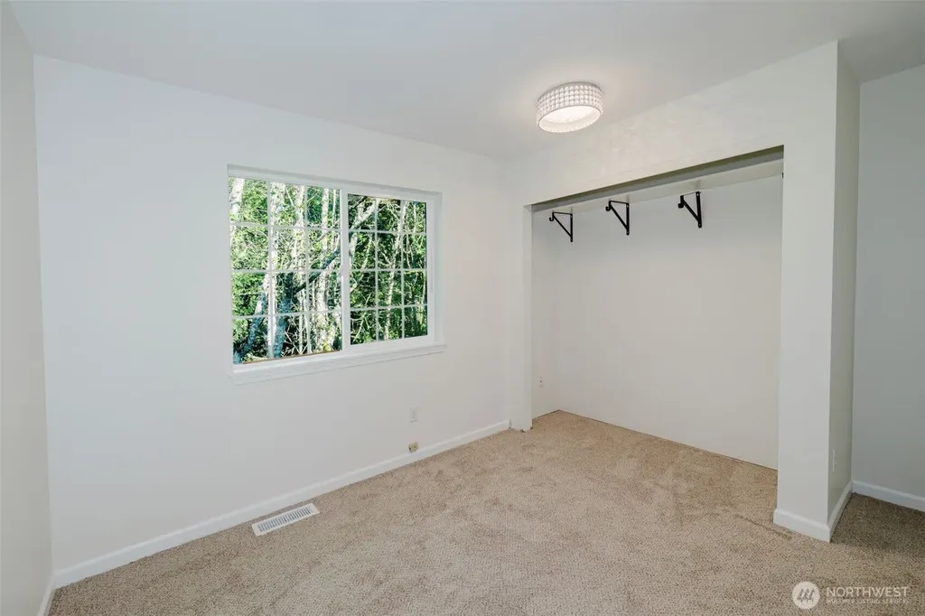 10898 Tulip Place NW Silverdale WA 98383