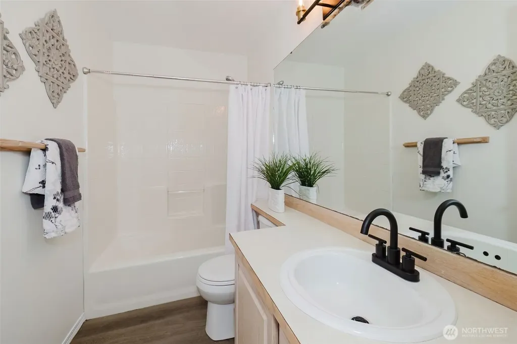 10898 Tulip Place NW Silverdale WA 98383