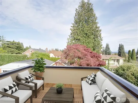 4026 Burke Avenue N Seattle WA 98103