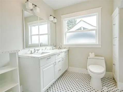 4026 Burke Avenue N Seattle WA 98103