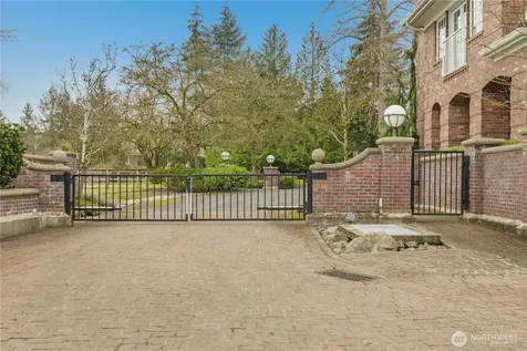 2540 39th Avenue E Seattle WA 98112