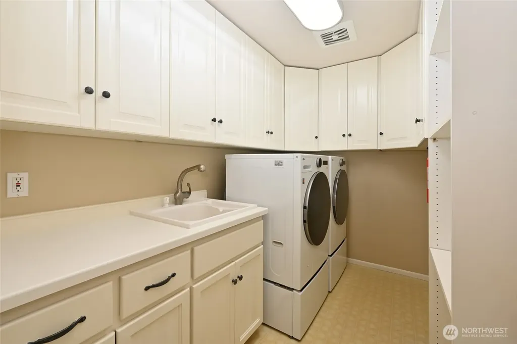 2636 259th Court SE Sammamish WA 98075