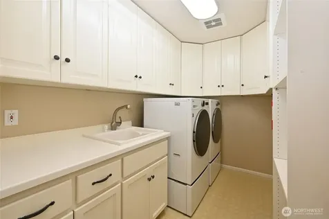 2636 259th Court SE Sammamish WA 98075