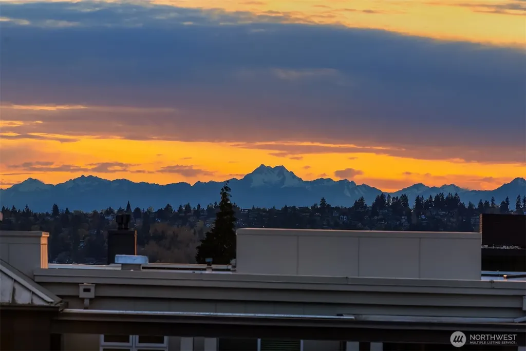 138 8th Court Kirkland WA 98033