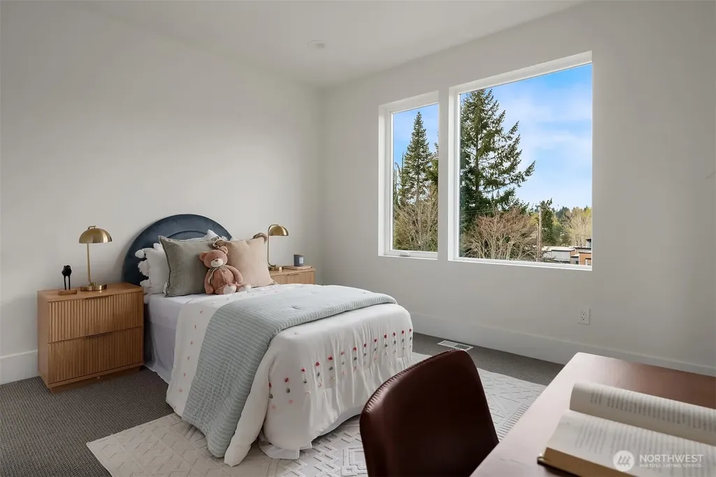138 8th Court Kirkland WA 98033