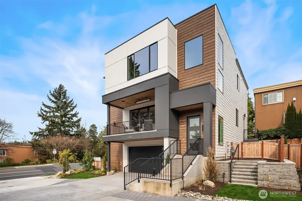 138 8th Court Kirkland WA 98033