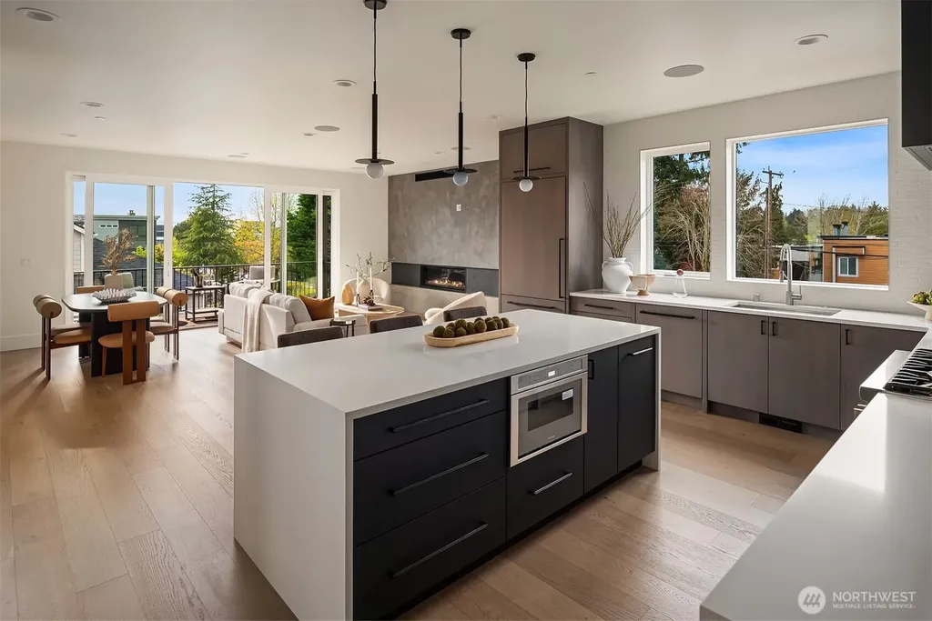 138 8th Court Kirkland WA 98033