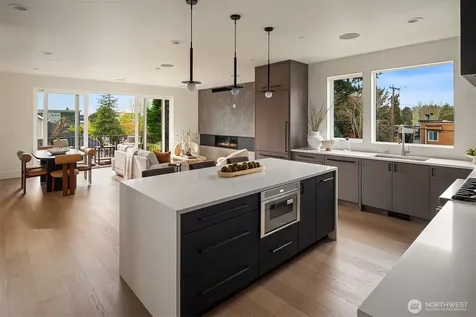138 8th Court Kirkland WA 98033