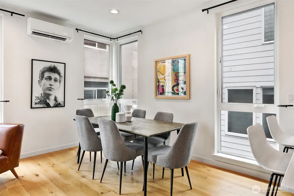 2366 Franklin Avenue E Seattle WA 98102