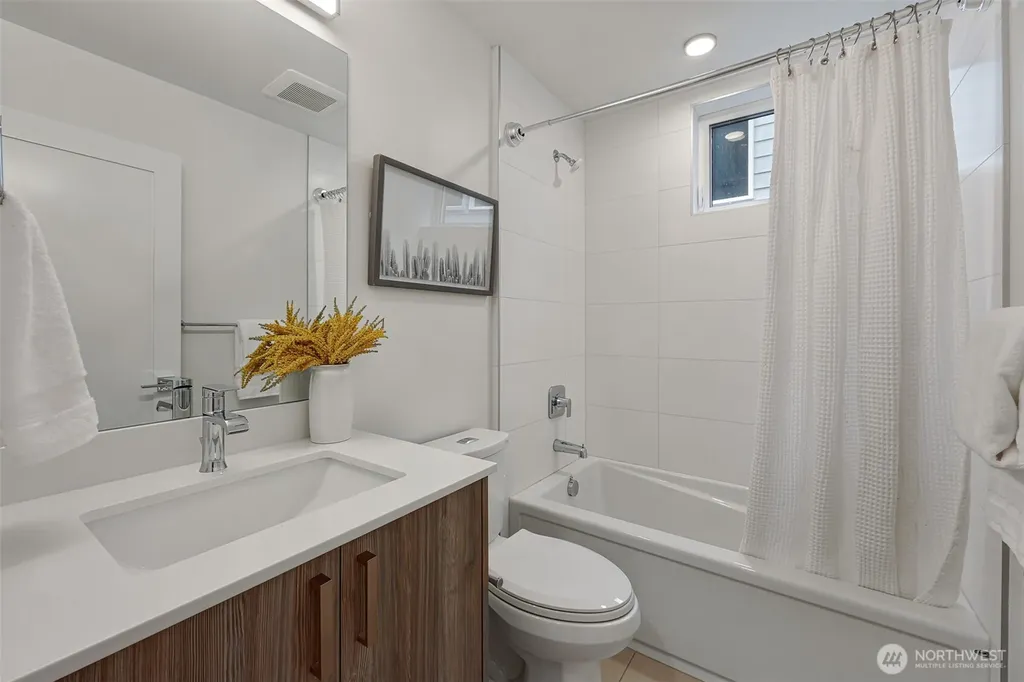2366 Franklin Avenue E Seattle WA 98102