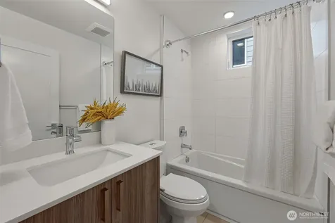 2366 Franklin Avenue E Seattle WA 98102