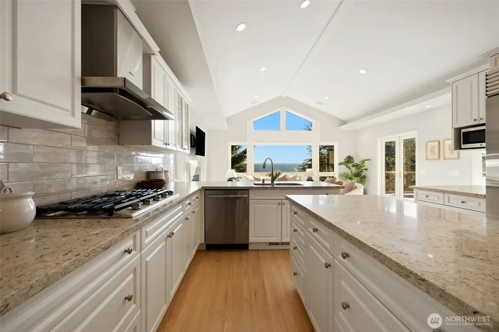 8144 W Mercer Way Mercer Island WA 98040