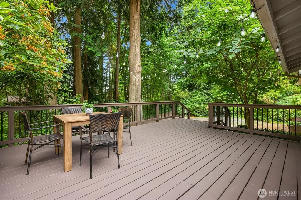 9820 NE Beach Crest Drive Bainbridge Island WA 98110