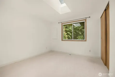 9820 NE Beach Crest Drive Bainbridge Island WA 98110