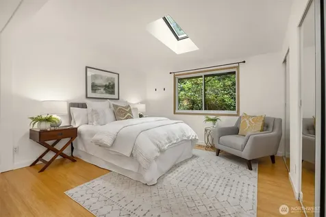 9820 NE Beach Crest Drive Bainbridge Island WA 98110