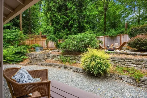 9820 NE Beach Crest Drive Bainbridge Island WA 98110