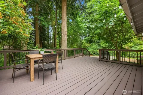 9820 NE Beach Crest Drive Bainbridge Island WA 98110