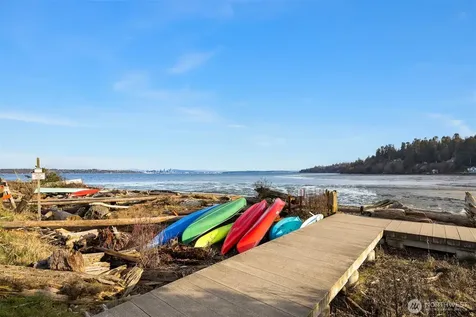 9820 NE Beach Crest Drive Bainbridge Island WA 98110